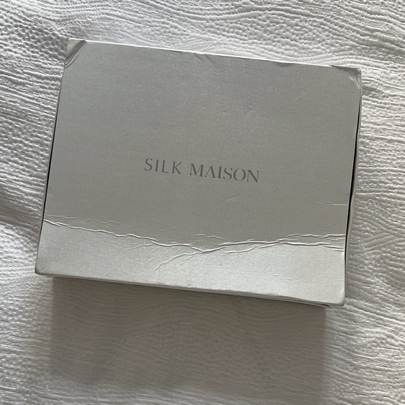 Silk Maison Pink Palace Silk Dress in Hot Pink NWT - Picture 7 of 7